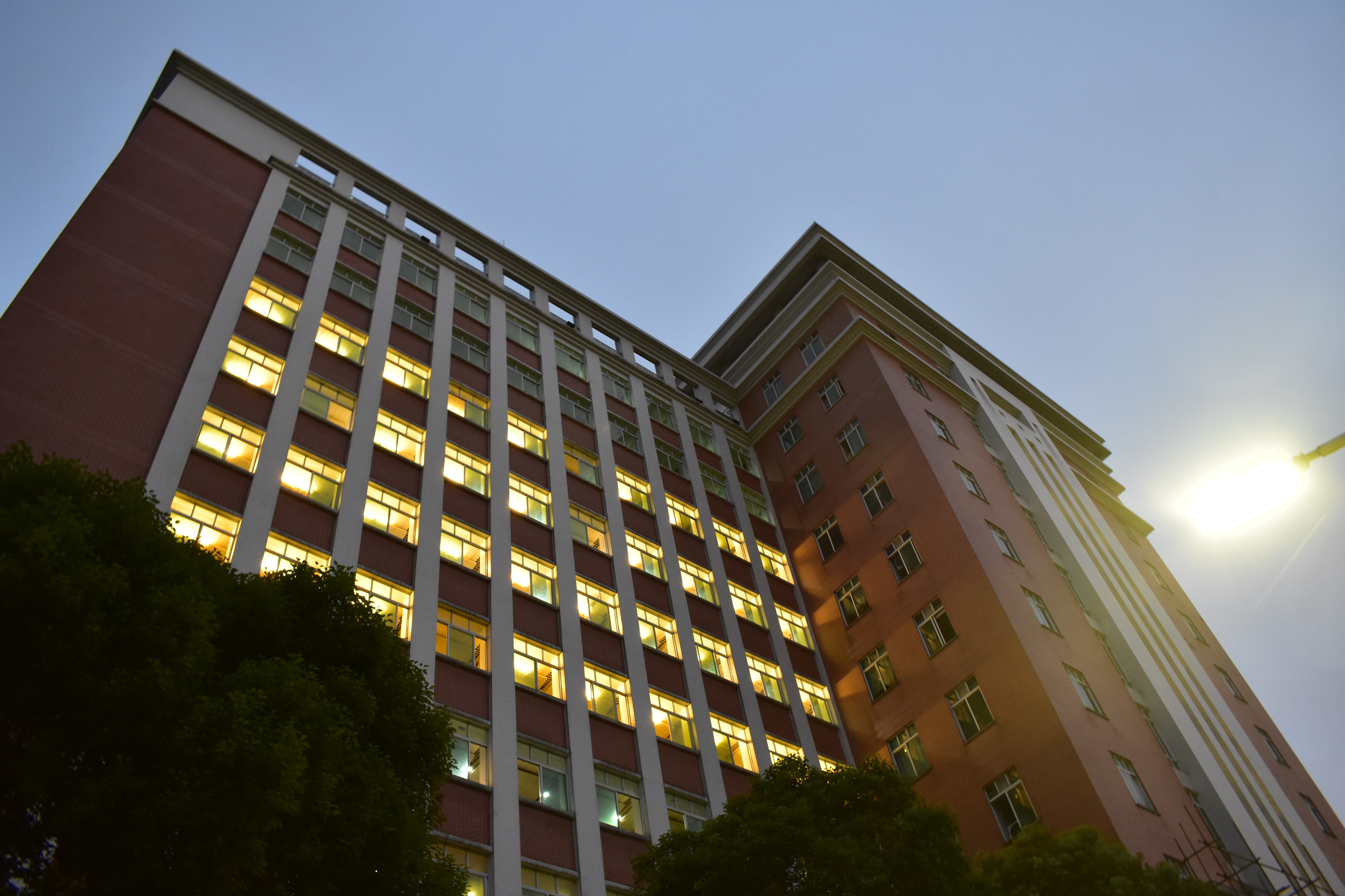 华南师范大学毕业证(华南师范大学毕业证外壳)