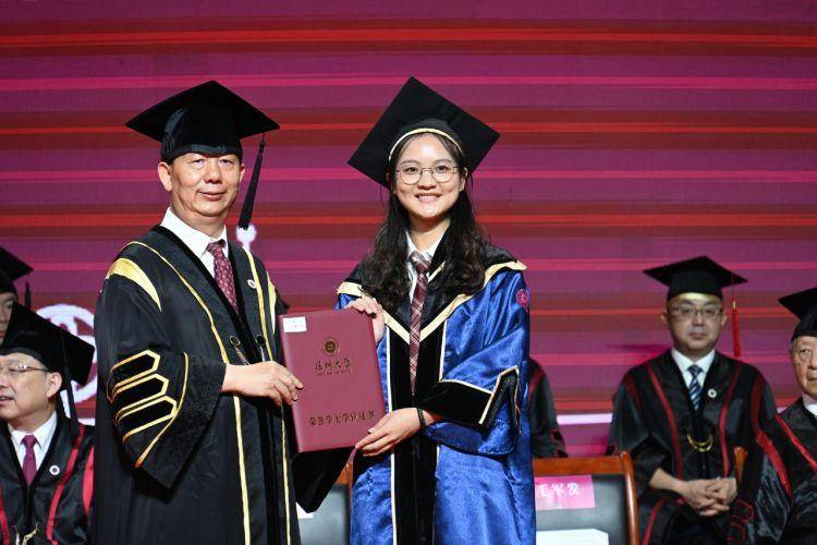 深圳大学文凭(深圳大学文凭有用吗)