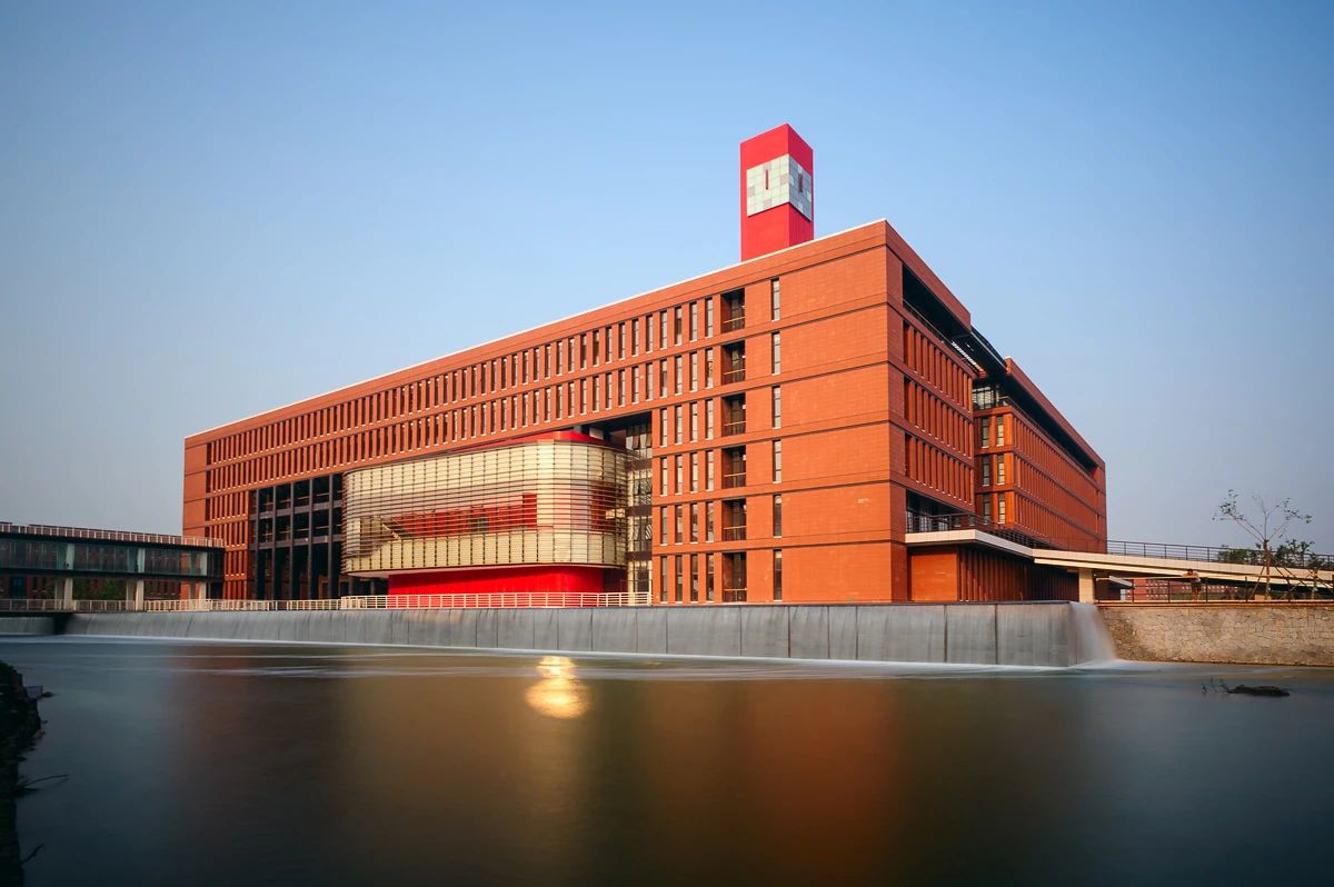 大连理工大学(大连理工大学是985还是211大学)