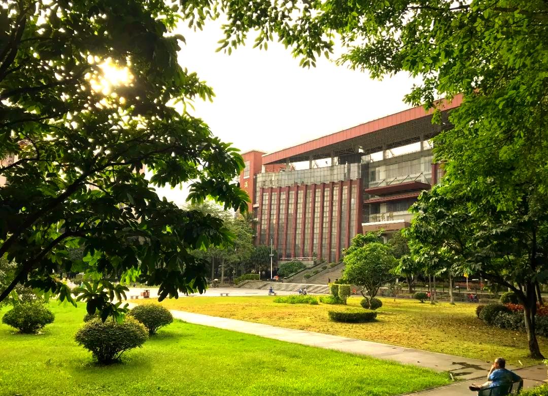 暨南大学研究生院